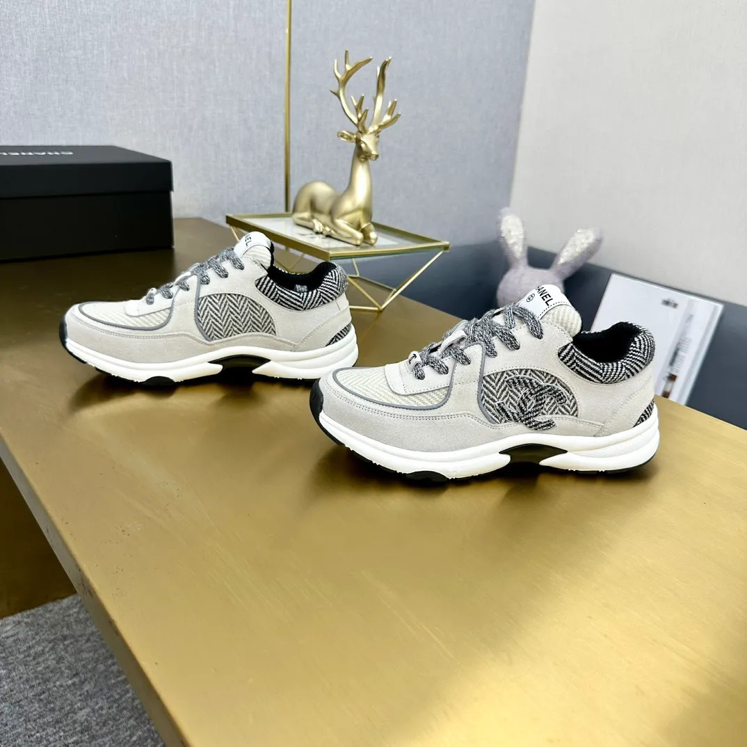 👟👟Ex-factory price 480👟👟 Women's Shoes Women's Clothing Chanel Chanel - 2023 Counter Top Casual Sports Shoes This classic design; the upper is electro-embroidered with a variety of techniques; the outsole is fashionable and sporty; it is unusual to incorporate a variety of color matching elements... The diversified mix and match is very beautiful and versatile, and can be used for leisure, fashion, sports and outdoor... ꫛꫀꪝ Go➫ Material: ❶The upper is made of: original imported mercerized velvet + double-layer breathable mesh ❷The inner lining is made of: the original imported breathable mesh ❸The outsole is based on: original T👟👟factory price U combination outsole. Counter boutique packaging complete set for women 35–41 and men 38-46